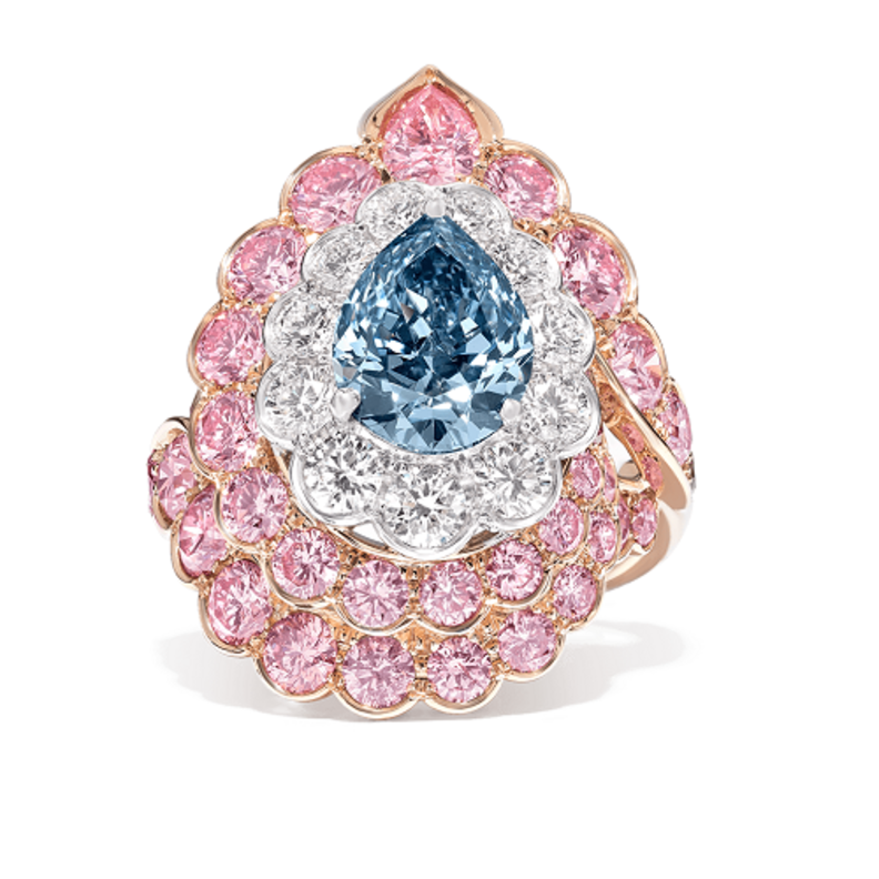 أقراط من موساييف  Moussaieff