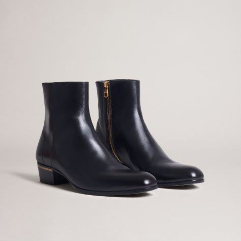 مجموعة Dunhill الجديدة توفّق بين الفخامة والتصميم المعاصر