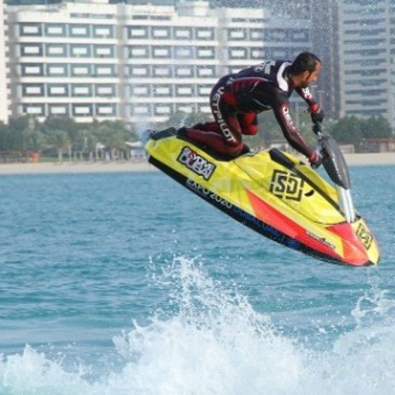 شرطة أبوظبي تحذر مستخدمي الدراجات المائية