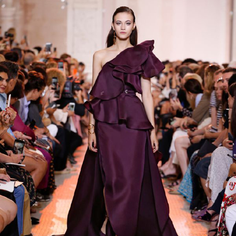 فساتين خطوبة بالألوان الدافئة من مجموعة طوني ورد