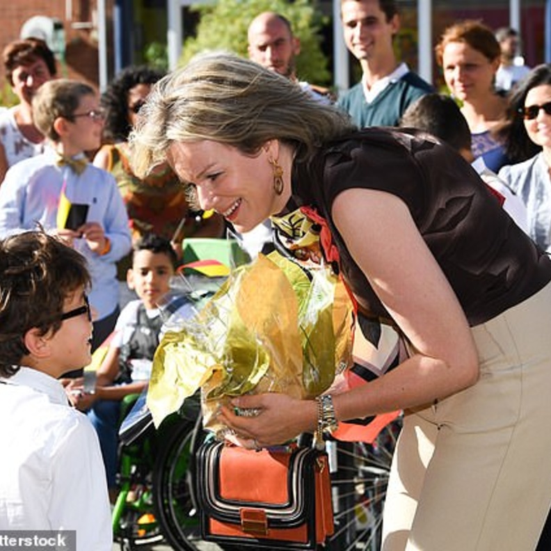 الملكة مايتلد تزور أحد المدارس