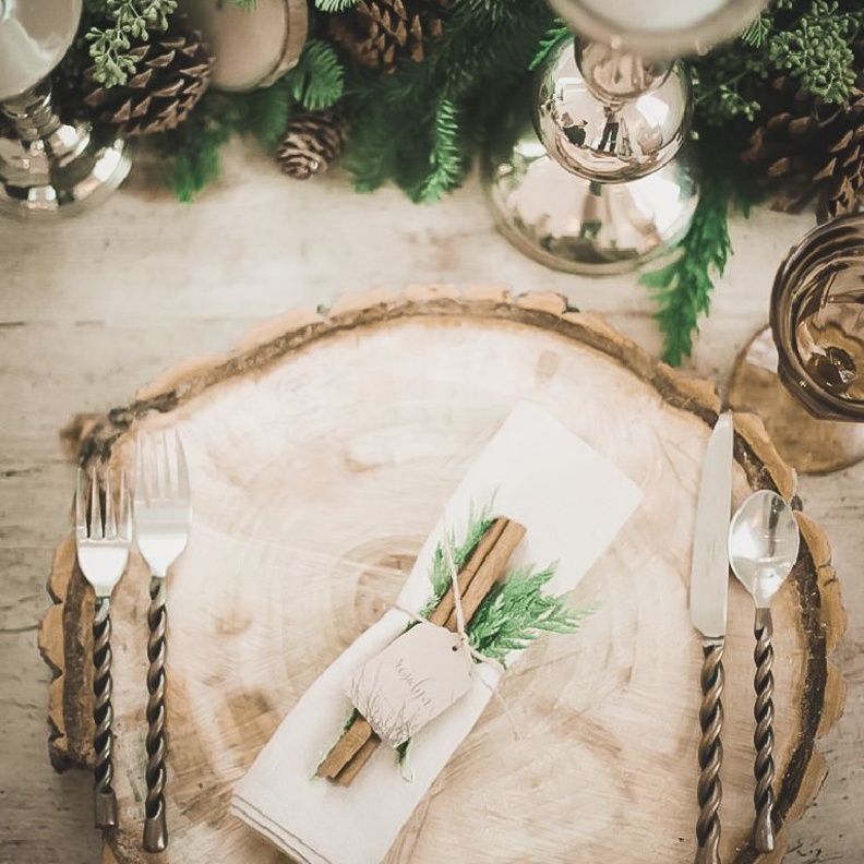 زيني ديكور زفافك بأجمل ثيم زفاف بديكور الخشب