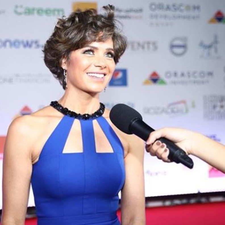 يسرا اللوزي