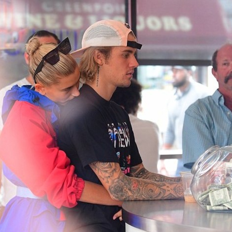 جاستن بيبر وهايلي بالدوين