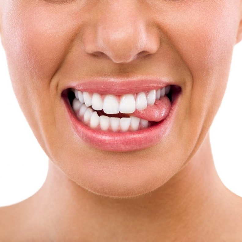 لون اللسان يدل على أمراض معينة