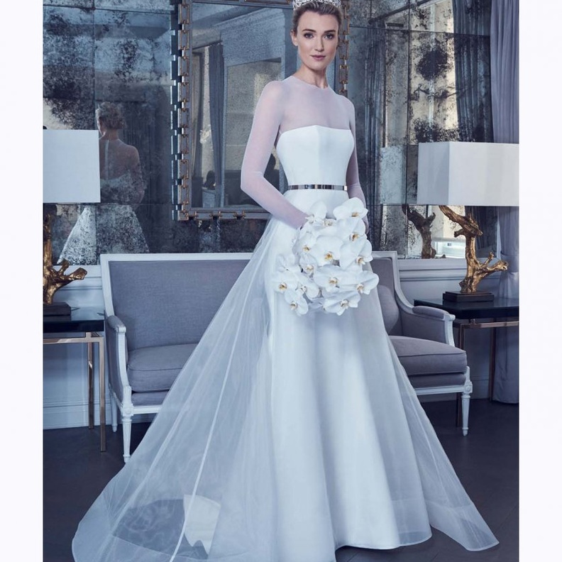  فستان من تصميم berta