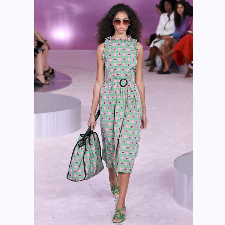 حقيبة من توم فورد بحجم كبير