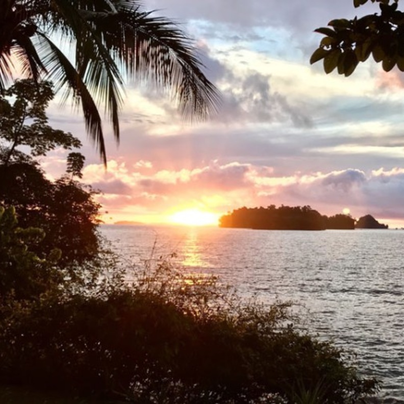  من جزر اللآلئ