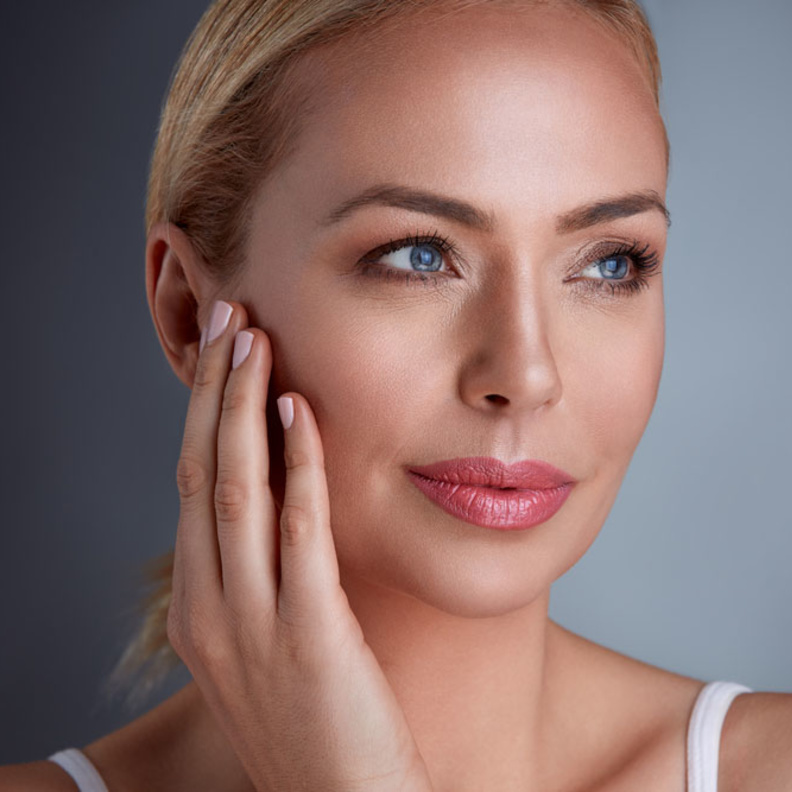 نصائح تمنح إطلالة أصغر سناً