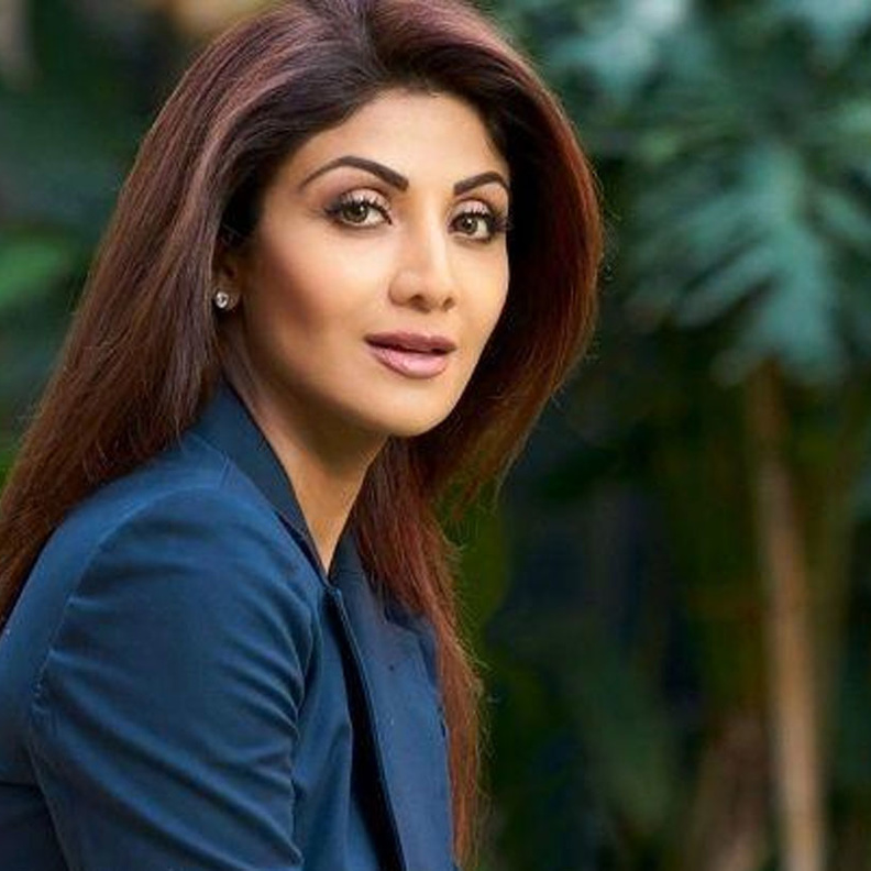  شيلبا شيتي في مطار سيدني