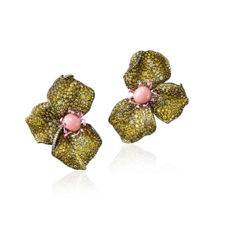 اسوارة من شانيل Chanel