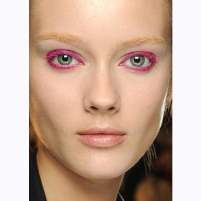 جربي هذه الألوان للماسكرا