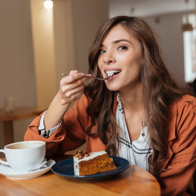 ما هي اسباب الرغبة الشديدة في تناول الحلويات ؟