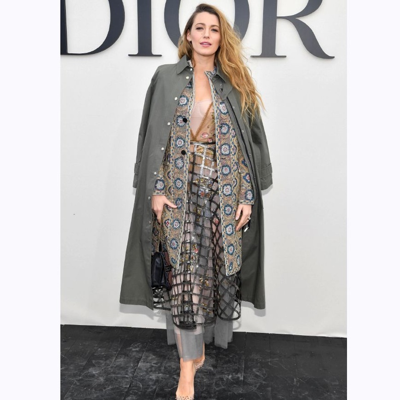 كيت موس وسيندي كروفرد في الصفوف الامامية خلال عرض سان لوران