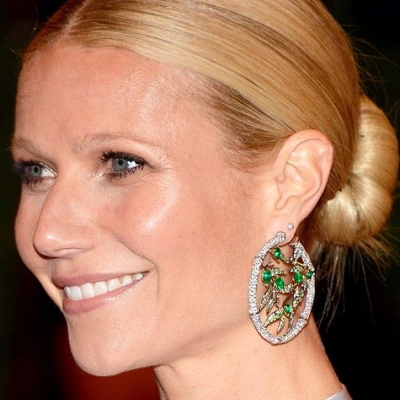  غوينيث بالترو متألقة بمجوهرات الماس الأسود من نيل لاين Neil Lane