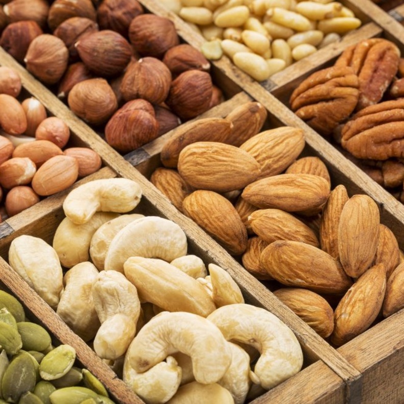 المكسرات تحتوي على الدهون الغير مشبعة المفيدة للقلب