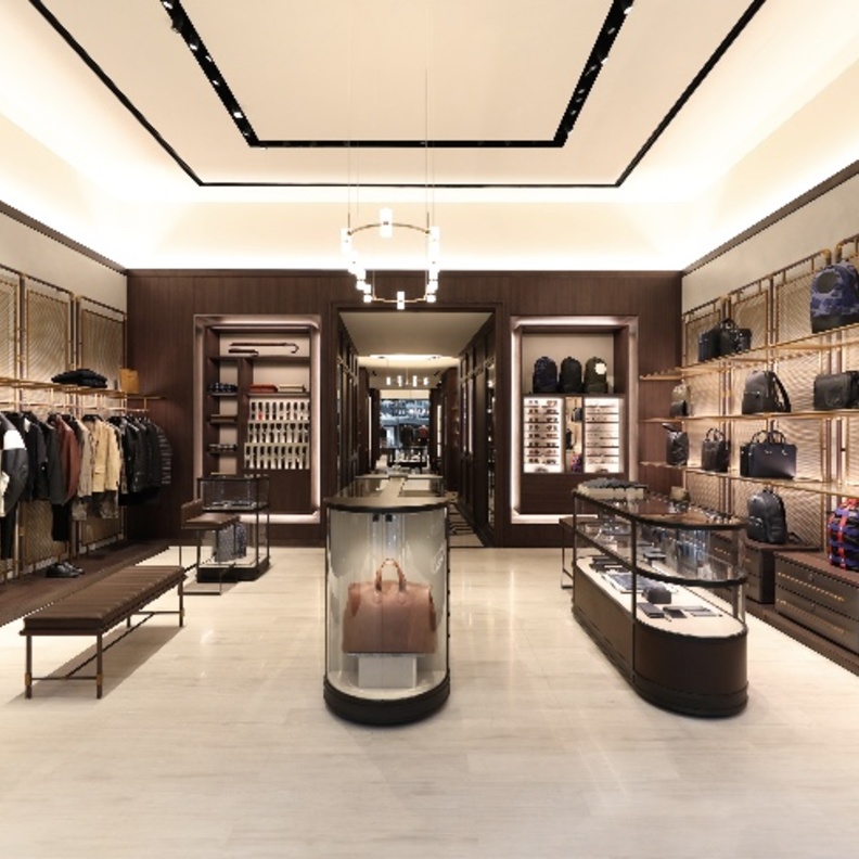 قسم خاص للسلع الجلدية والاكسسوارات