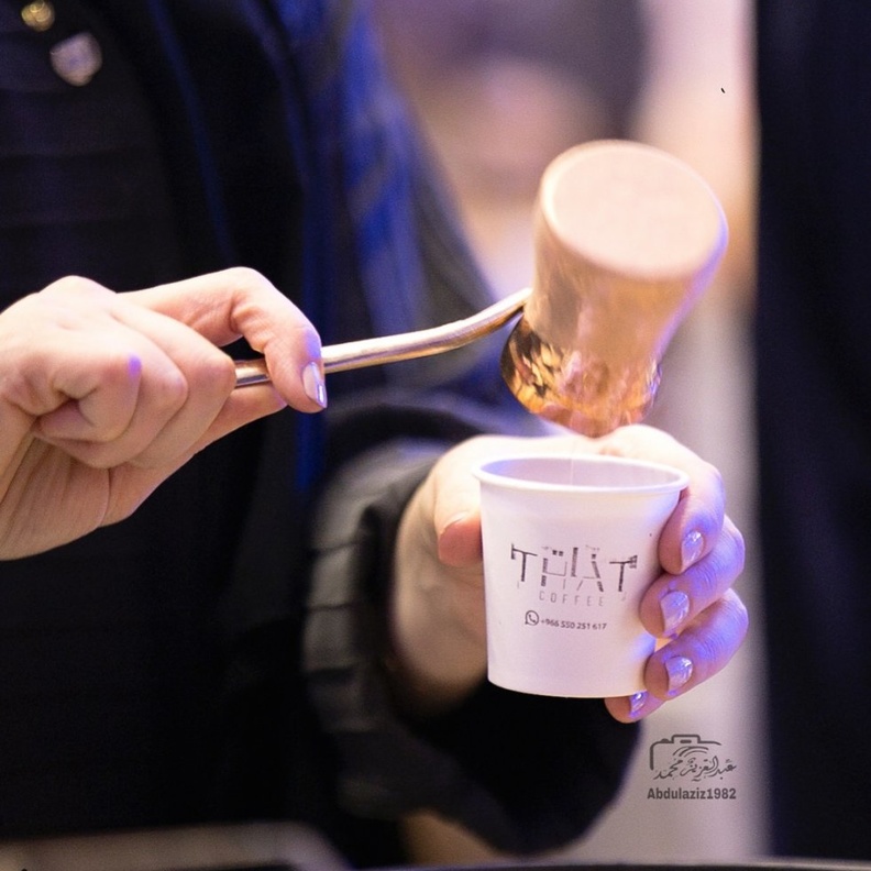  لوحات ايمان سراج بالقهوة