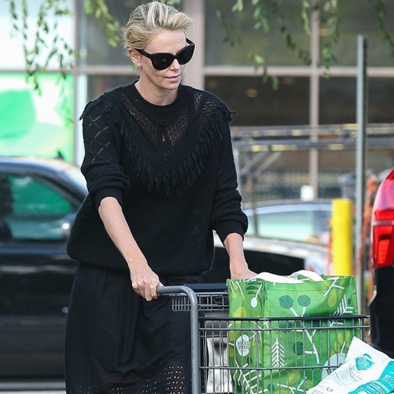 تشارليز ثيرون