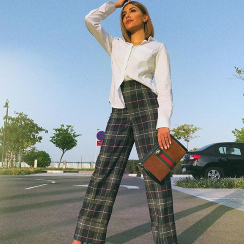 لفتنا هذا شانيل الأجمل مع سراويل الخصر العالي