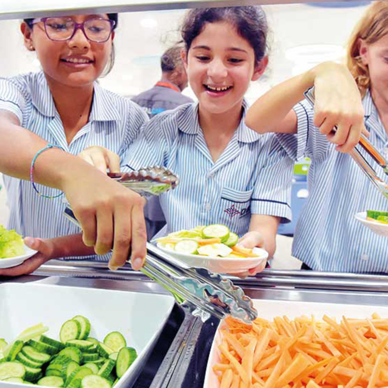 طرح خدمة ذكية من بلدية دبي لاعتماد أطعمة المدارس