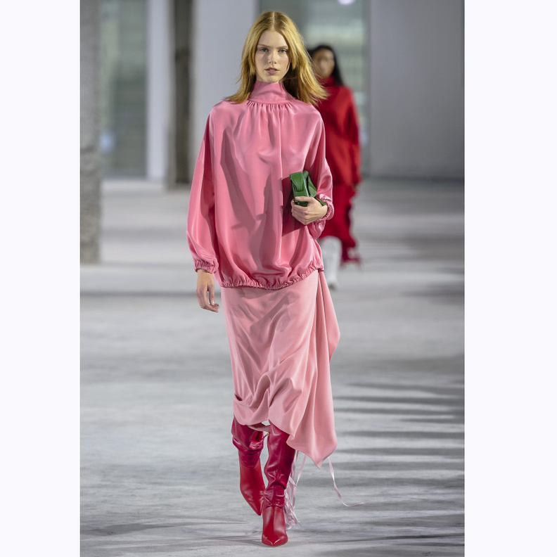 تدرجات زهرية ملفتة من Tibi