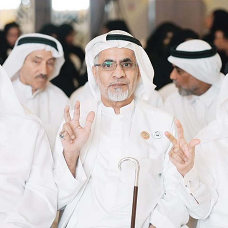 6614 مستفيدا من بطاقة "ذخر" للمسنين