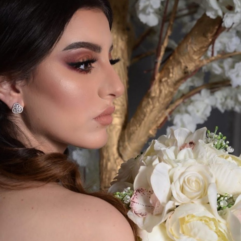 من مكياج خبيرة التجميل السعوديه خلود سالم