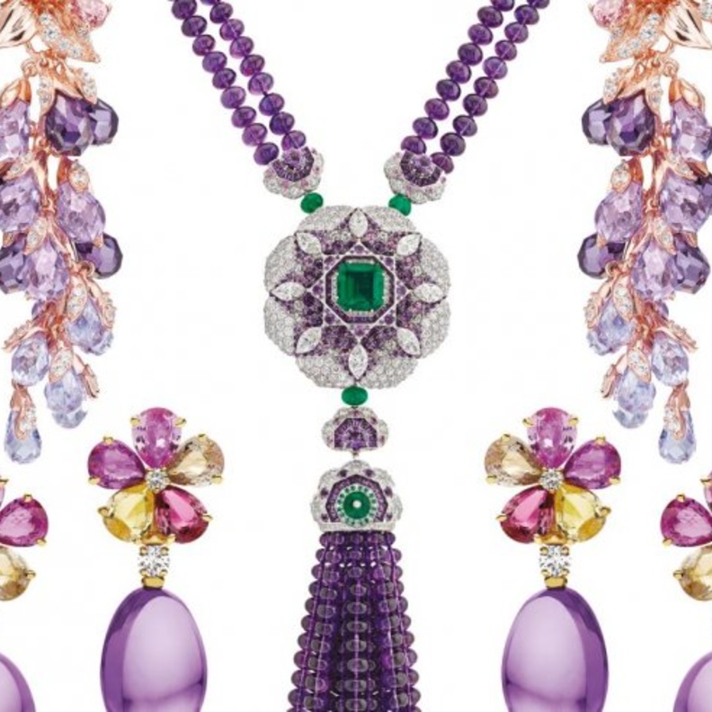 مجوهرات بلون الجمشت