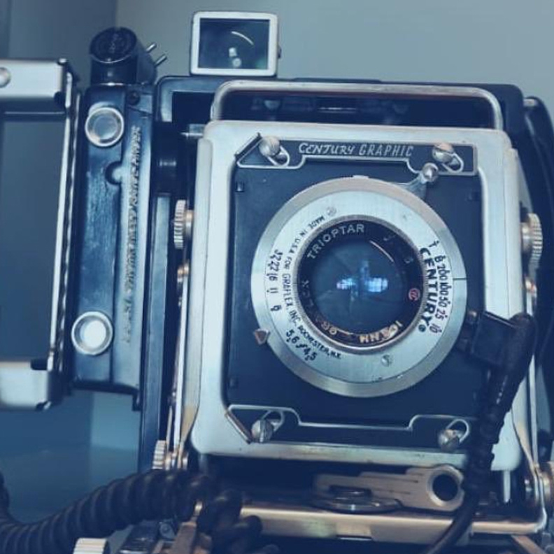 ستوديو التصوير .. منصة مخصصة للتصوير الفوتوغرافي في منارة السعديات