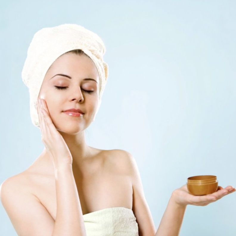  العناية بجمال اليدين والقدمين