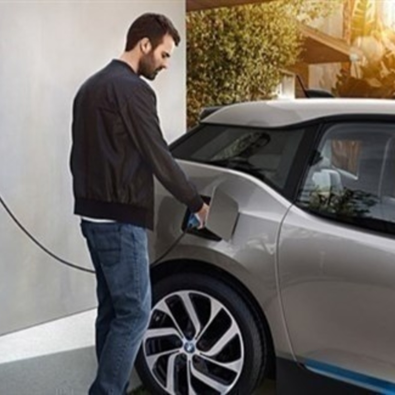 شرط تسجيل المركبات الكهربائية في دبي