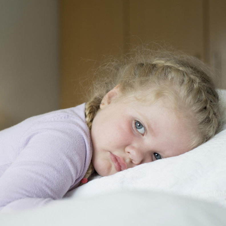 علامات تدل على أن الطفل يعاني من اضطرابات النوم