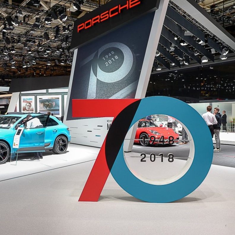 سيارات الـ SUV الرياضية المتعدة الأغراض تهيمن على منصات باريس للسيارات