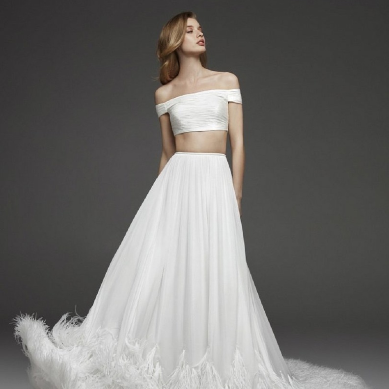 فستان مطرز من pronovias