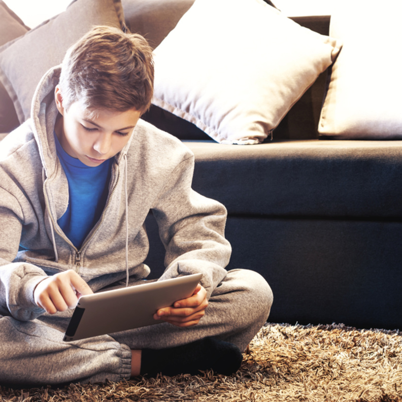 الإمارات..12 علامة عقوبة تشهير طلبة بزملائهم 