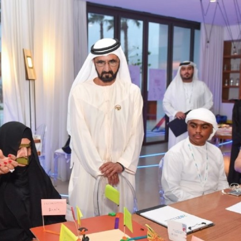 324 مستفيداً من المنح الدراسية لبرنامج محمد بن راشد للطلبة المتميزين