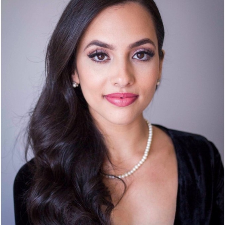 المصممة السعودية سكينة شبيب