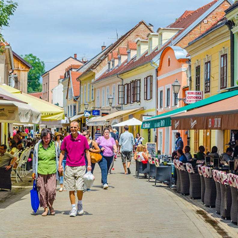 من متحف العلاقات المكسورة