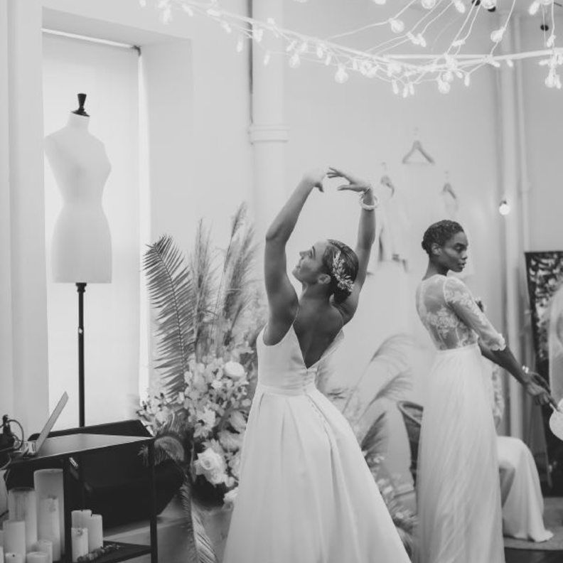 فساتين زفاف لور دو ساغازن Laure de Sagazan موديلات الفينتج العريقة