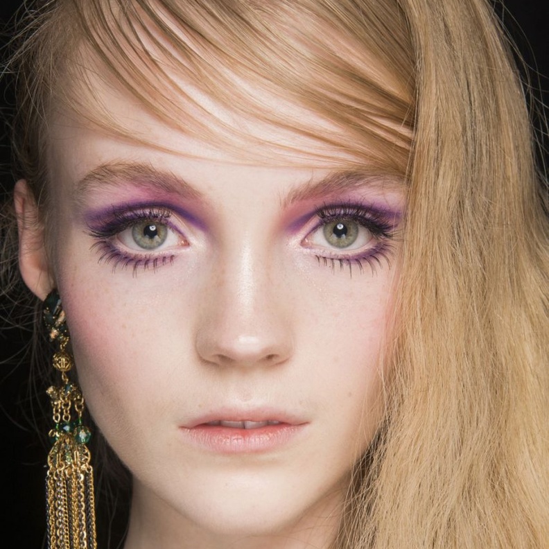 بهذا المكياج الزهري ادعمي حملة سرطان الثدي هذا الشهر