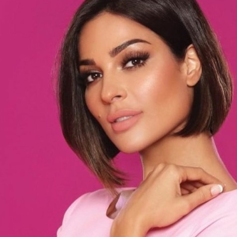 نادين نجيم تودع تسريحة الشعر الكاريه القصير