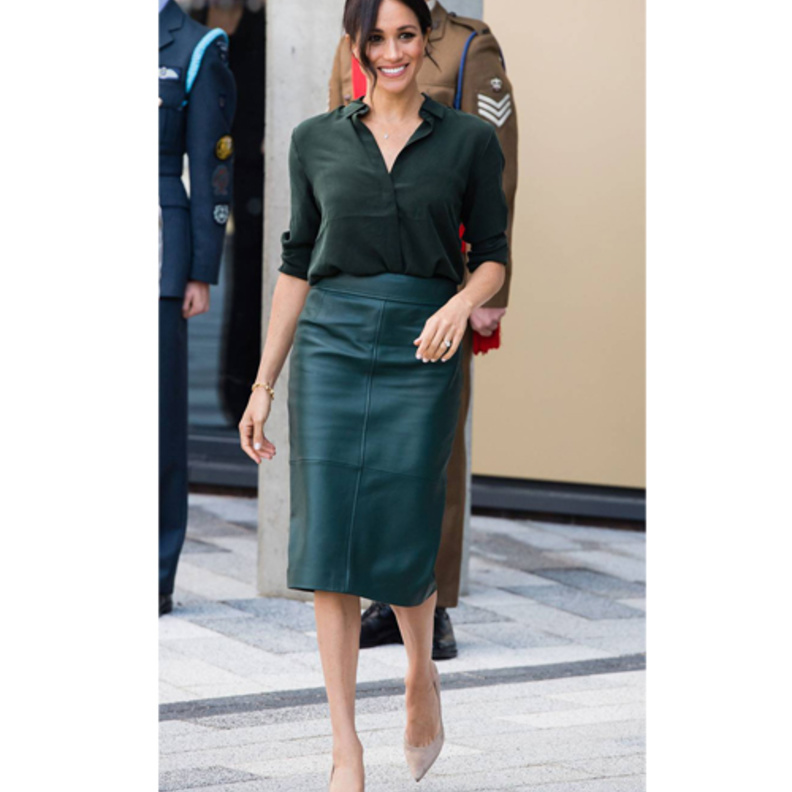  فستان أنيق من الجينز من كارولينا هيريرا اختارته ميغان ماركل لأحد المشاوير الصباحية