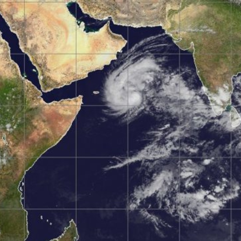  الإعصار "لبان"  يتحول إلى عاصفة ولا تأثير له على الإمارات