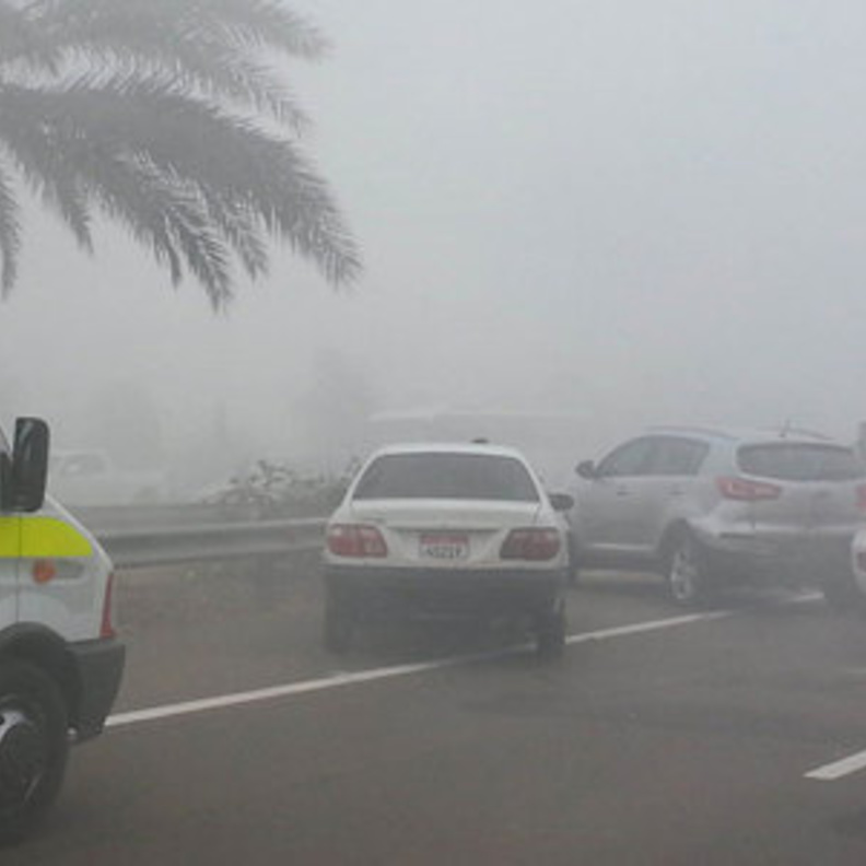 شرطة أبوظبي تقدم إجراءات وقائية للسائقين أثناء الضباب