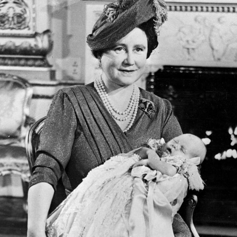 ملكة بريطانيا هي أول من يعلم بنبأ مولد الطفل الملكي