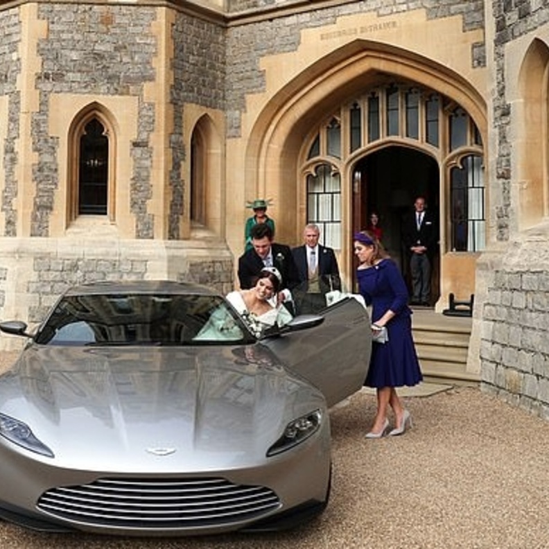 الأمير أندرو استقل سيارة رولز رويس