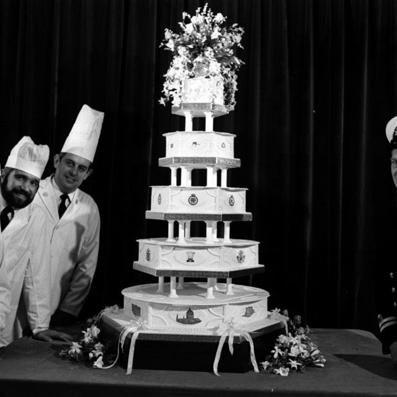  قالب زفاف الاميرة آن ابنة الملكة اليزابيت