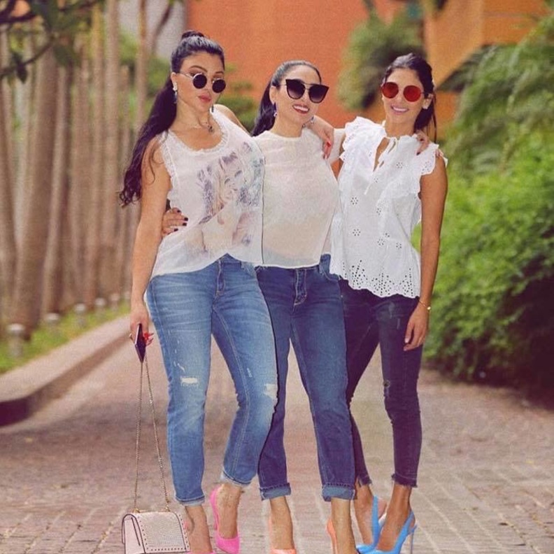 هيفاء وهبي واختيها