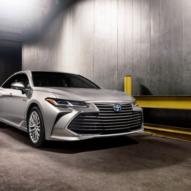 تويوتا افالون 2019 متوفرة بعدة فئات